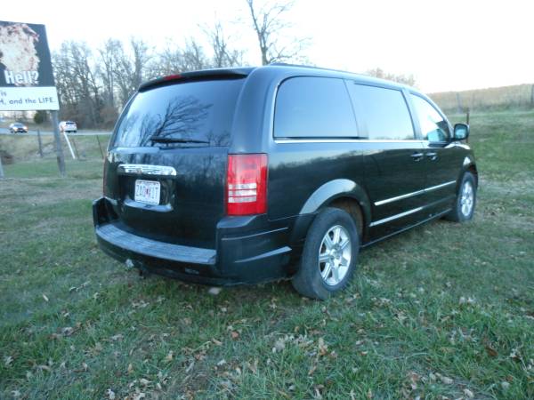 2008 Chrysler Town & Country - cars & trucks - by owner - vehicle... for sale in Warrensburg, MO – photo 5