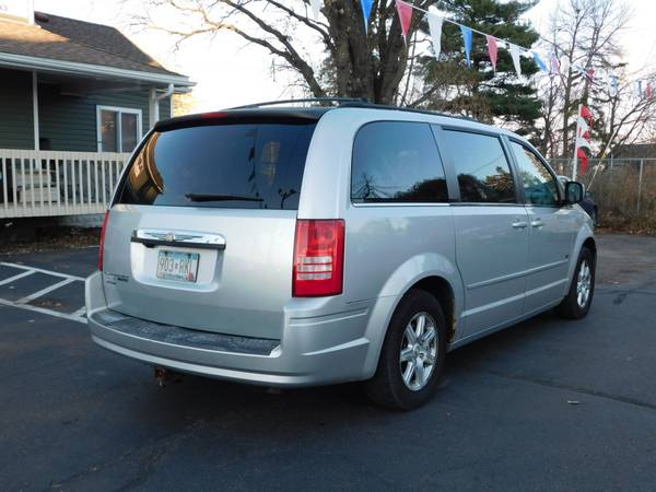 2008 CHRYSLER TOWN & COUNTRY TOURING V6 AUTO LOADED $3995 - cars &... for sale in Rush City, MN – photo 2
