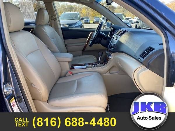 2013 Toyota Highlander Limited Sport Utility 4D - cars & trucks - by... for sale in Harrisonville, MO – photo 8
