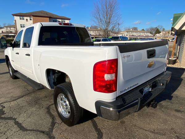 2009 Chevrolet Silverado 2500 LT Crew Cab - - by for sale in Cross Plains, WI – photo 4