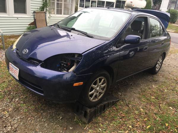 2002 Toyota Prius FOR PARTS ONLY for sale in Wann, MA