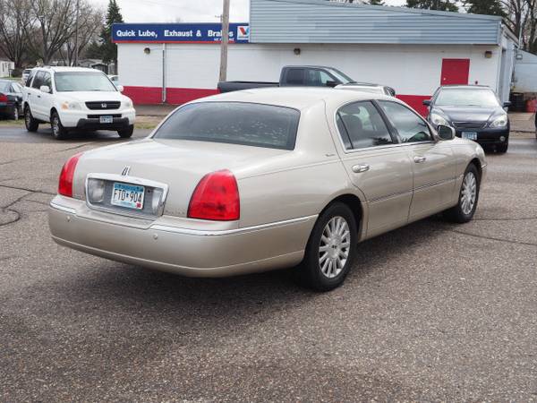 2004 Lincoln Town Car Signature - - by dealer for sale in Inver Grove Heights, MN – photo 3