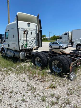 Freight liner cascades 2012 - cars & trucks - by owner - vehicle... for sale in Louisville, KY – photo 8