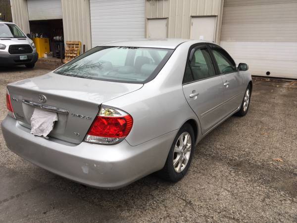 2006 Toyota Camry XLE V6 - cars & trucks - by owner - vehicle... for sale in Rochester, MA – photo 4