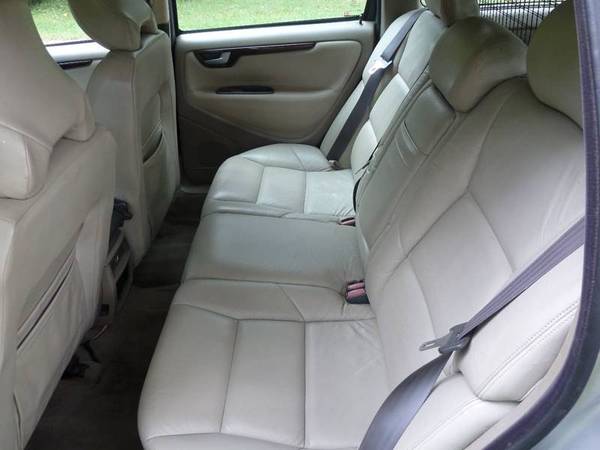 2001 VOLVO V70, TIMING BELT REPLACED, LOADED, <147K, & MORE! for sale in Matthews, NC – photo 12