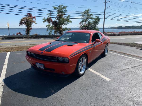 2009 Dodge Challenger RT 5 7L HEMI WITH 6-SPEED MANUAL - cars & for sale in MIDDLEBORO, MA – photo 2