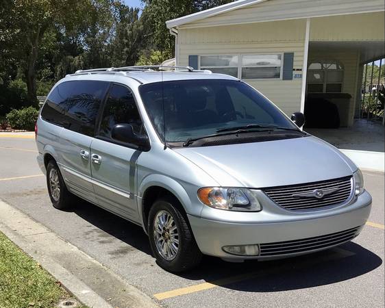 CHRYSLER TOWN AND COUNTRY LIMITED MINIVAN! Don t Miss This One! for sale in Venice, FL – photo 6