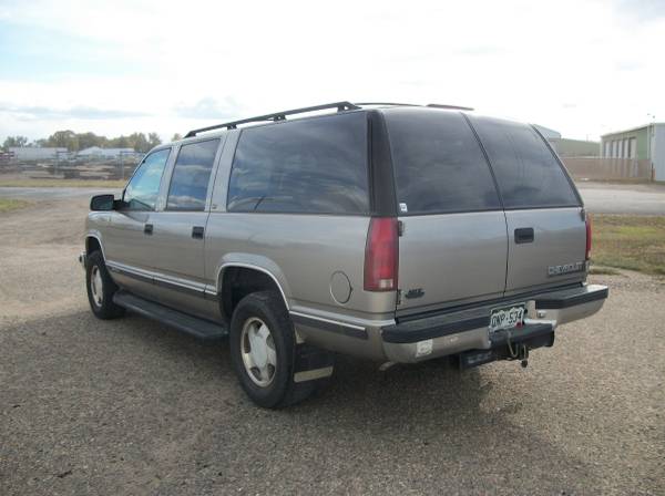 .....1999...CHEVY...SUBURBAN...4x4--(Mechanics Special) for sale in Fort Collins, CO – photo 5