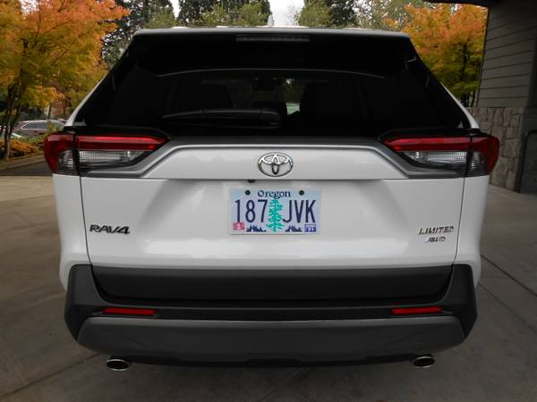 SUPER LOW MILE 2019 TOYOTA RAV4 LIMITED AWD BLIZZARD PEARL LOADED -... for sale in Portland, OR – photo 5