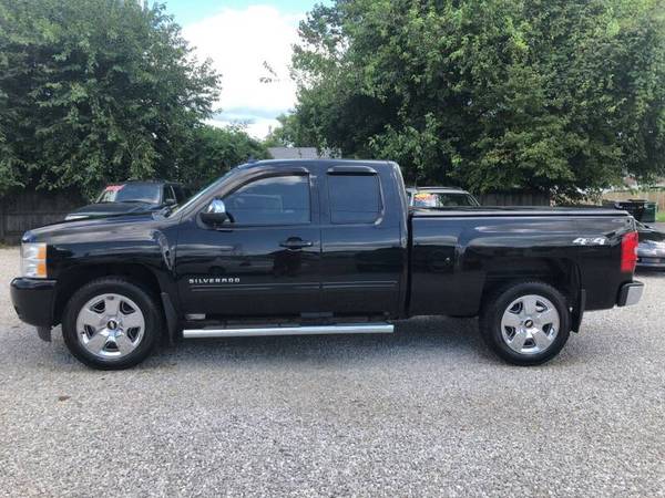2011 CHEVY SILVERADO EXT CAB, RARE LTZ, LEATHER, SUNROOF, NEW TIRES!!! for sale in Vienna, WV – photo 2