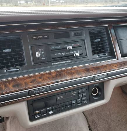 1992 Lincoln Towncar Exec. Series - cars & trucks - by owner -... for sale in Republic, MO – photo 11