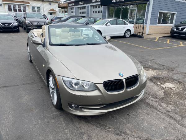 2011 BMW 335i CONVERTIBLE - - by dealer - vehicle for sale in milwaukee, WI – photo 4