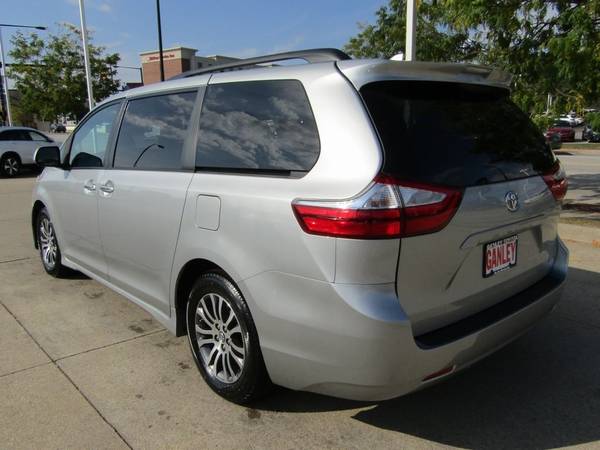 2019 Toyota Sienna XLE for sale in Akron, OH – photo 5