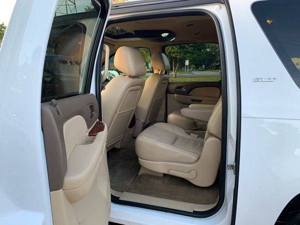 2013 GMC Yukon XL SLT 1500 4x4 4dr SUV FREE CARFAX, 2YR WARRANTY WITH for sale in Detroit, MI – photo 8
