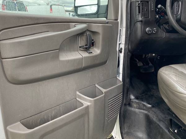 2014 GMC Savana G-2500 Cargo Van INCLUDES BULKHEAD - cars & for sale in Swartz Creek,MI, MI – photo 9