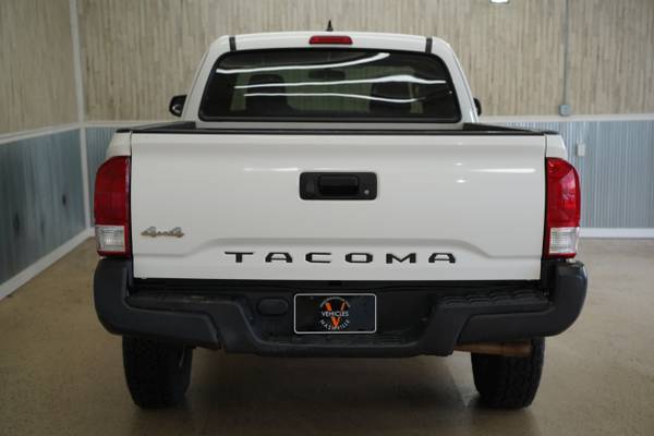 2017 Toyota Tacoma SR Access Cab 6 Bed I4 4x4 MT (Natl) - cars & for sale in Nashville, TN – photo 9