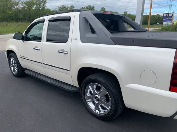2010 Chevrolet Avalanche! LTZ! 4WD! Htd Lthr! Bckup Cam! 99k Miles! for sale in Suamico, WI – photo 22