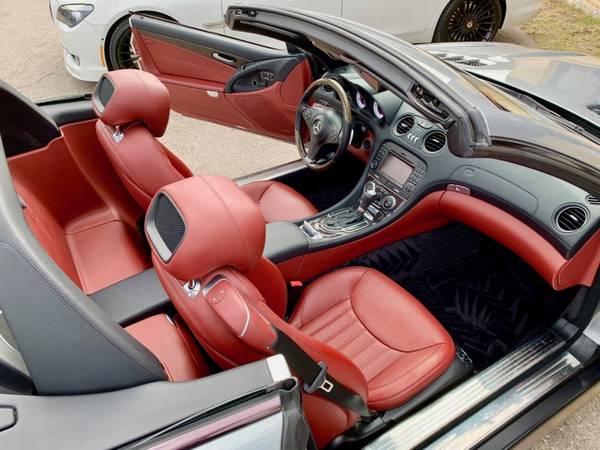 2011 Mercedes SL550 AMG Hard Top Convertible SHOW STOPPER ! WOW for sale in Austin, TX – photo 18