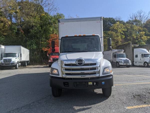 2016 HINO 268A 26' BOX W/LIFTGATE ONLY 153K MILE WARRANTY - cars &... for sale in Wappingers Falls, WV – photo 2