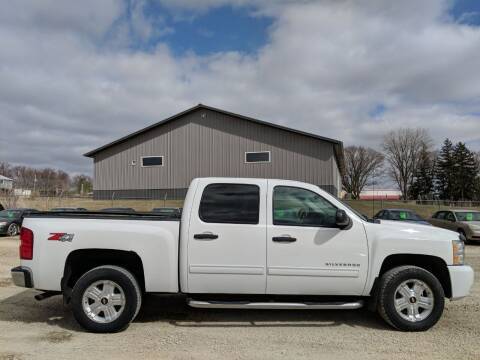 2010 Chevy Silverado - - by dealer - vehicle for sale in Rochester, MN – photo 4