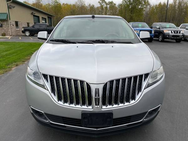 2011 Lincoln MKX! Panoroof! New Tires! Backup Camera! Remote Start! for sale in Suamico, WI – photo 4