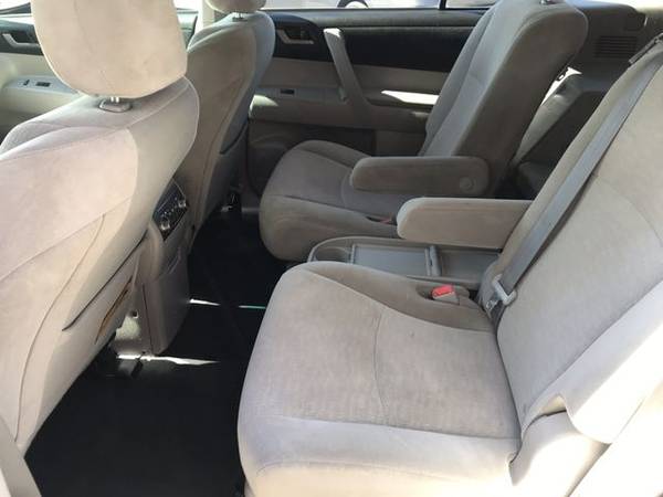 2011 Toyota Highlander - Financing Available! - cars & trucks - by... for sale in Las Cruces, NM – photo 7