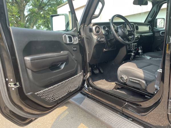 2018 Jeep Wrangler Unlimited Sport S 4x4 - - by dealer for sale in Portage, WI – photo 9