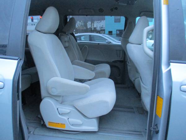 2011 Toyota Sienna sport LE **8 passenger/Like New/Clean & New... for sale in Roanoke, VA – photo 20