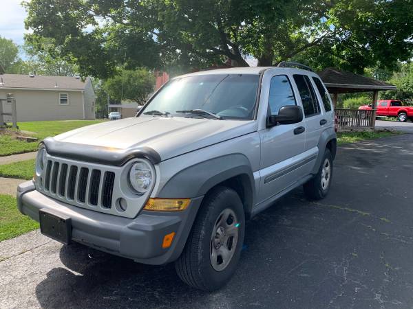 2005 jeep liberty for sale for sale in Vandalia, OH – photo 9