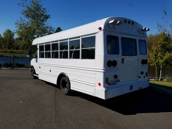 2001 Chevrolet Mid Bus for sale in Vancouver, OR – photo 4