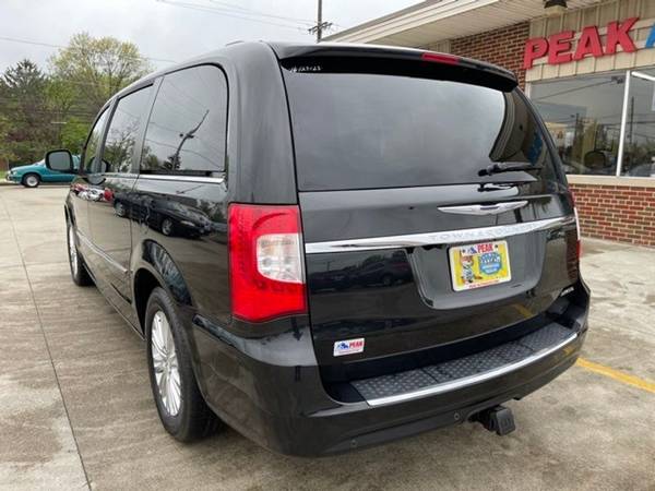 2016 Chrysler Town Country Limited - - by for sale in Medina, OH – photo 12