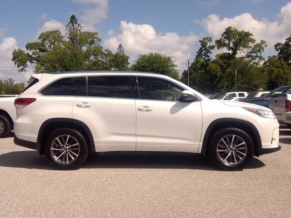 2018 Toyota Highlander XLE Low 48K Miles Extra Clean CarFax for sale in Sarasota, FL – photo 3