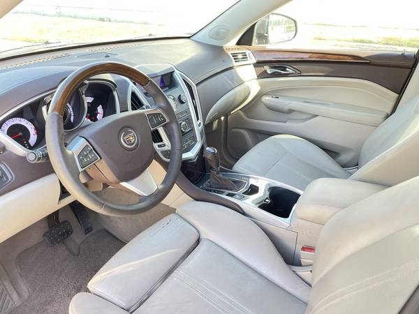 2011 Cadillac SRX Luxury Collection CLEAN CARFAX SHALE INTERIOR for sale in Sarasota, FL – photo 2
