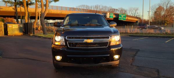 // 07 Chevy Tahoe LT 4X4 2TV DVD// - cars & trucks - by dealer -... for sale in East Hartford, CT – photo 2