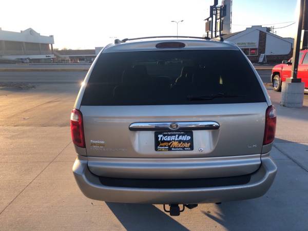 2003 CHRYSLER TOWN & COUNTRY - cars & trucks - by dealer - vehicle... for sale in Sedalia, MO – photo 6