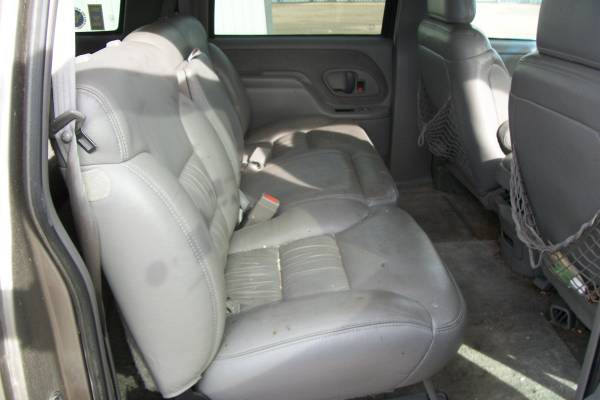 .....1999...CHEVY...SUBURBAN...4x4--(Mechanics Special) for sale in Fort Collins, CO – photo 7