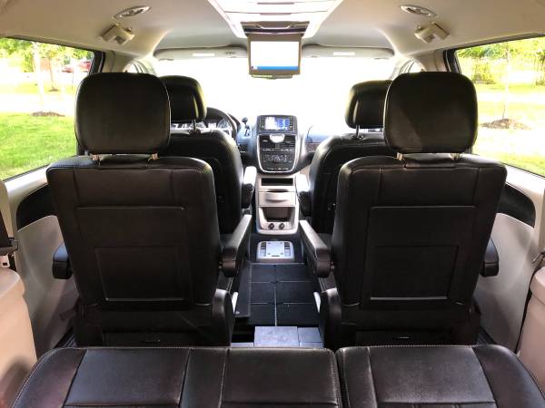 2012 Chrysler Town and Country Fully Loaded Leather-DVD-3RD ROW 7-Pass for sale in Brooklyn, NY – photo 15