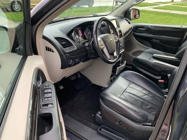 2014 Chrysler Town and Country Touring Handicap Wheelchair Side for sale in Sterling Heights, MI – photo 7
