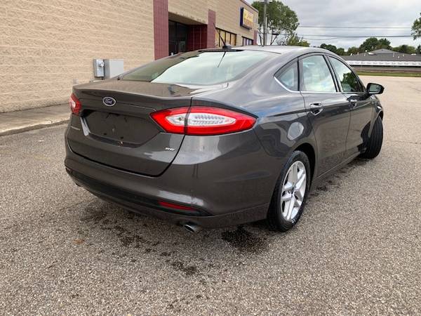 2016 Ford Fusion SE, 21k, Runs & Drives Great! Loaded w/Heated Seats! for sale in Holland , MI – photo 3
