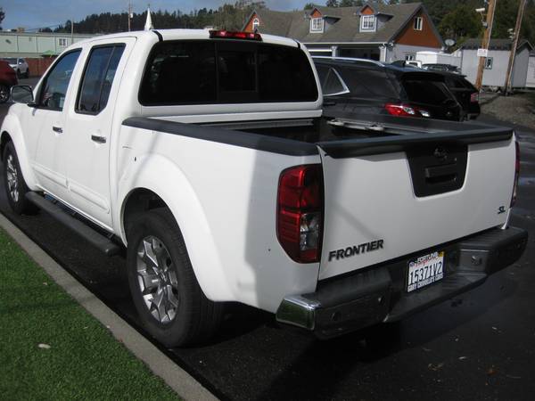 2019 Nissan Frontier SL Crew Cab Leather Moonroof Nav 15k Miles for sale in Fortuna, CA – photo 2