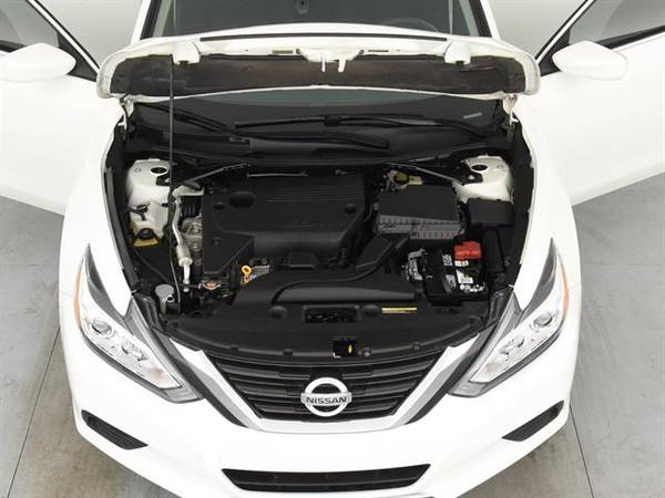 2016 Nissan Altima 2.5 Sedan 4D sedan White - FINANCE ONLINE for sale in Indianapolis, IN – photo 4