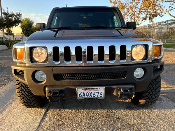 2007 Hummer H3 4WD 5 Speed MANUAL - cars & trucks - by dealer -... for sale in San Dimas, CA – photo 2