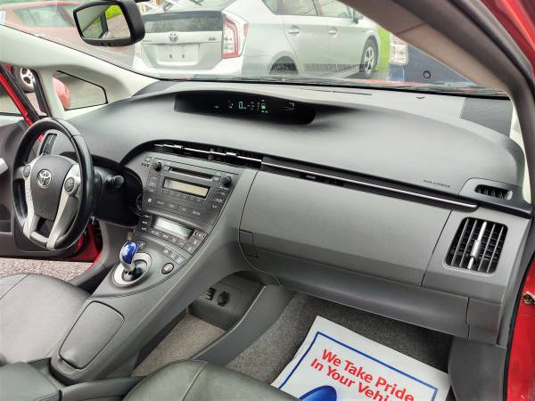 2011 TOYOTA PRIUS HYBRID LEATHER INTERIOR HEATED SEATS 50mpg! for sale in Syracuse, NY – photo 7