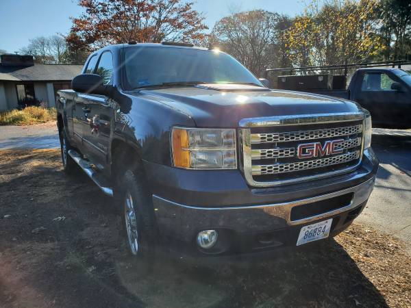 2011 GMC 2500HD - cars & trucks - by owner - vehicle automotive sale for sale in South Kingstown, RI – photo 2
