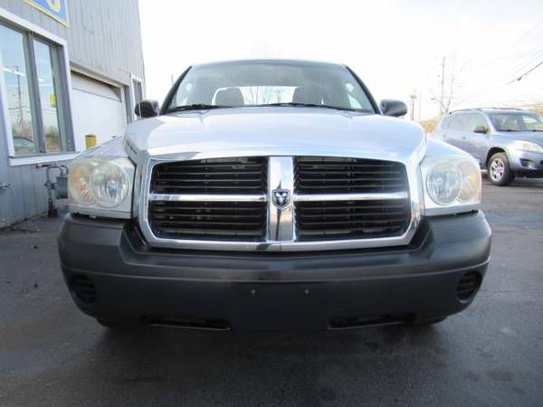 2005 Dodge Dakota ST !! nice clean truck !! - cars & trucks - by... for sale in North Ridgeville, OH – photo 3