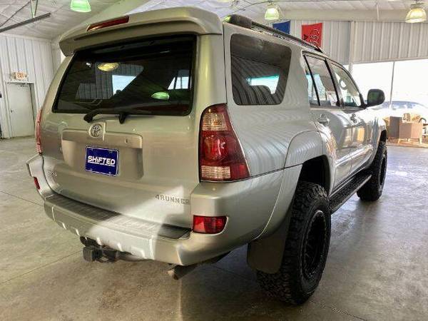2005 Toyota 4Runner SR5 V8 - Lifted - Leather - Heated Seats! for sale in La Crescent, WI – photo 5
