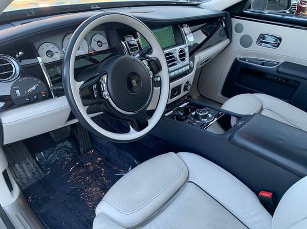 2017 Rolls Royce Ghost 16,286 miles Factory Warranty Remaining -... for sale in Downers Grove, IL – photo 7