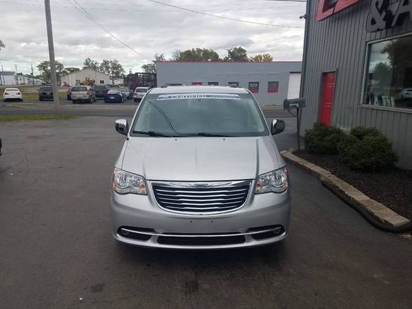2012 Chrysler Town and Country Touring 4dr Mini Van for sale in North Tonawanda, NY – photo 2