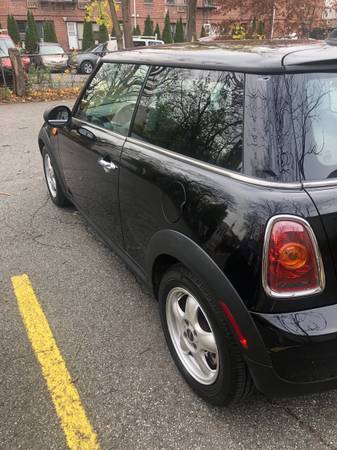 Mini Cooper 2010 Base (sold out) - cars & trucks - by owner -... for sale in New Rochelle, NY – photo 15