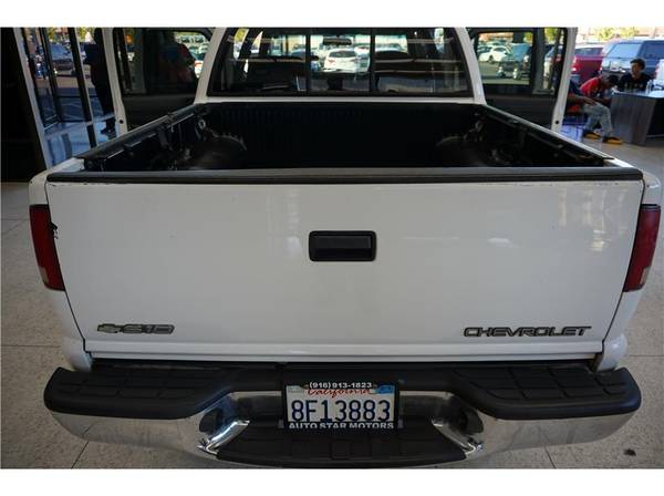 2001 Chevrolet Chevy S10 Crew Cab LS Short Bed WE CAN BEAT ANY RATE... for sale in Sacramento , CA – photo 23